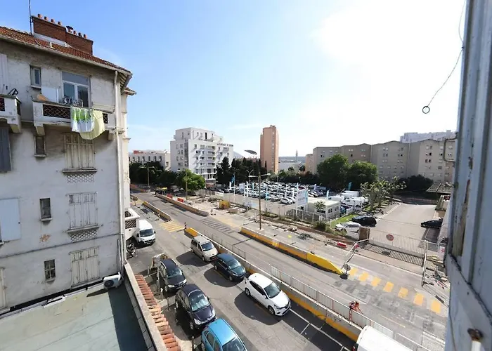 T2 Refait A Neuf Au Porte Du Velodrome - Parc Chanot